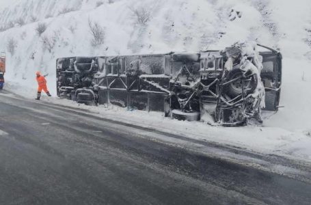 Aksidentohet autobusi me targa shqiptare në Kroaci, humb jetën një person