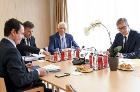 BE thotë se deklaratat e Kurtit dhe Vuçiqit janë pengesë për caktimin e takimit në Bruksel
