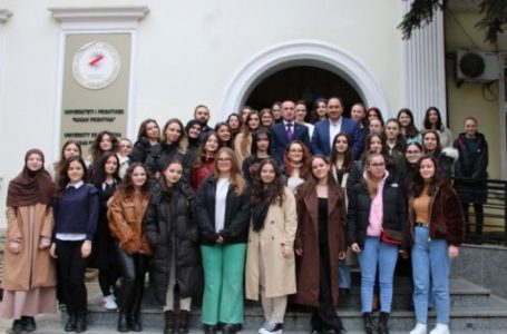 Vajzat dominojnë në drejtimet e inxhinierisë dhe shkencave kompjuterike në UP
