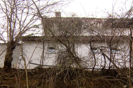 Reshjet e erërat shkaktojnë dëme në disa shtëpi në Gjakovë