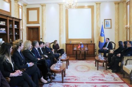 Konjufca falënderoi deputetët e Kuvendit të Shqipërisë për angazhimin e tyre në mbështetje të Kosovës