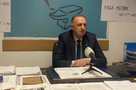Sindikalisti Azemi: Punëtorët teknikë të spitaleve të jenë nën menaxhim të MSh-së dhe me pagë 450 euro