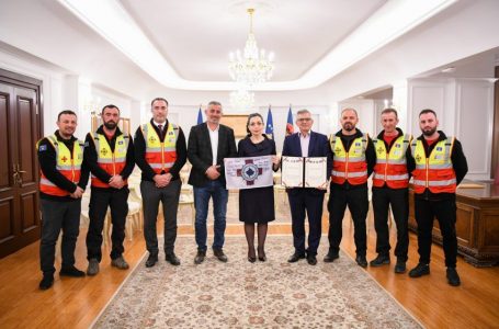 Presidentja Osmani i ndau mirënjohje Shoqatës së Kosovës për Kërkim- Shpëtim për aksionin humanitar në Turqi
