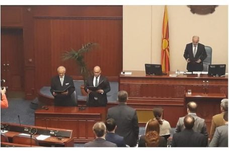 Shqiptarët marrin pothuajse gjysmën e ministrive në qeverinë e re të Maqedonisë së Veriut