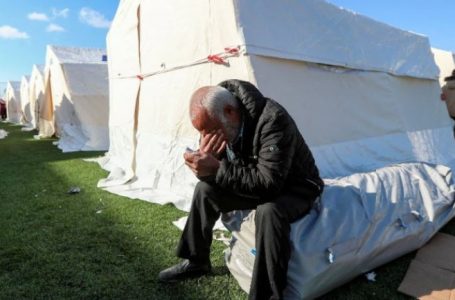 Kina dërgon 53 tonë tenda në Turqi për të ndihmuar në lehtësimin e tërmetit
