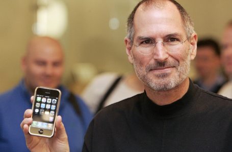 Del në ankand telefoni i gjeneratës së parë të iPhone