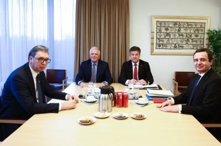 Financial Times: Pse Perëndimi e ka të vështirë t’i jap fund mosmarrëveshjes Kosovë-Serbi?