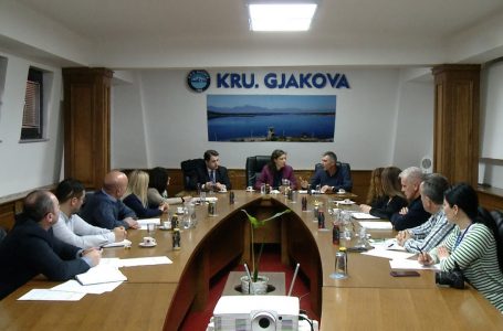 Ministrja Artane Rizvanolli vizitoi KRU “Gjakova”