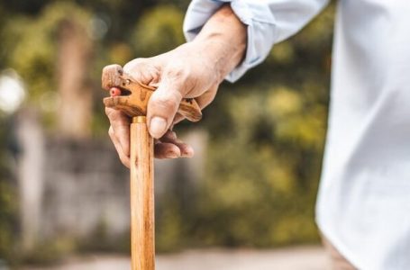 Pensionistët kërkojnë rritje të pensioneve: S’na mjaftojnë 100 euro