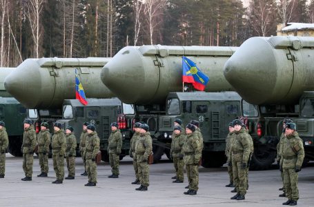 Rusia: Kemi biseduar me SHBA-në për traktatin e armëve bërthamore