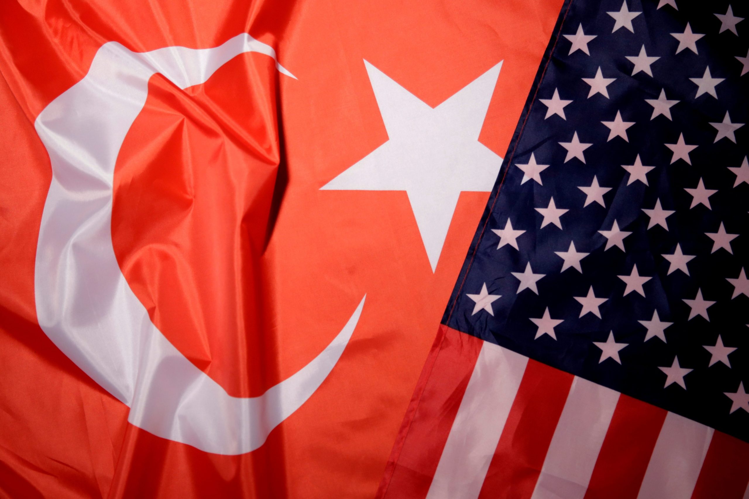 SHBA paralajmëron Turqinë për eksportet që forcojnë “makinerinë” e luftës ruse
