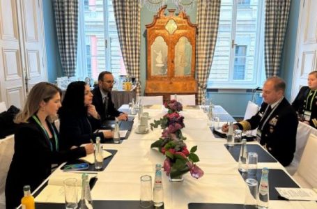 Osmani takohet me komandantin e NATO-s në Napoli, flasin për zhvillimet e fundit në fushën e sigurisë