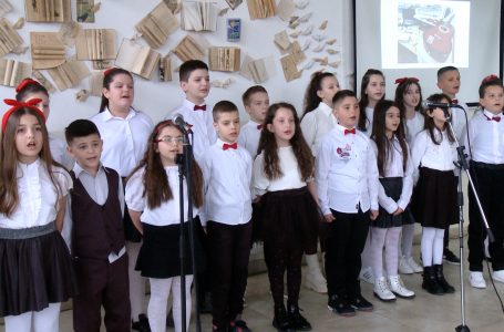 Shkolla fillore “Këlmend Rizvanolli” feston ditën e shkollës