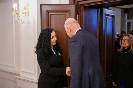 Dendias në vizitën e gjashtë në Kosovë, Osmani tregon çfarë foli me kryediplomatin grek