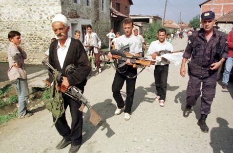 Ja si ndodhi dorëzimi i armëve në fshatin Isniq në vitin 1998
