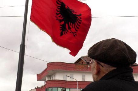 Deli Haxhosaj tregon si filloi protesta e studentëve më 11 mars 1981