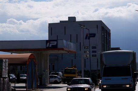Çmimet e derivateve vazhdojnë të bien, jo edhe ato të produkteve tjera