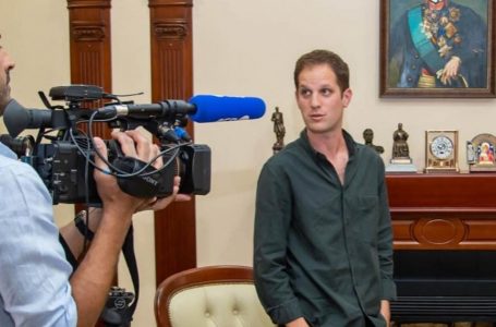 Historia e Evan Gershkovich, gazetari i WSJ i arrestuar në Rusi