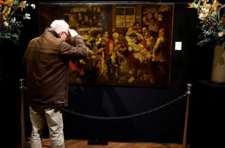 Piktura me pluhur e fshehur pas derës rezulton të jetë ‘kryevepër’ e Brueghel