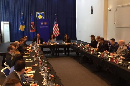 Presidentja Osmani pret në takim delegacionin e bizneseve amerikane
