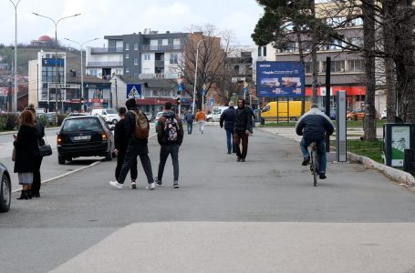 Qytetarët e Gjakovës kundërshtojnë shtrenjtimin e rrymës për 14%