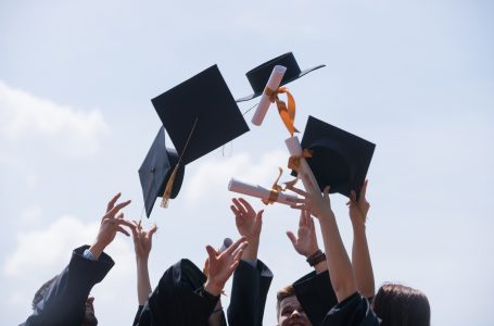 Në Maqedoni është ulur numri i studentëve të diplomuar në vitin 2022
