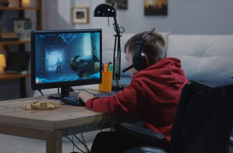 Studim shqetësues: Fëmijët e varur nga videolojërat po i sulmojnë familjarët e tyre