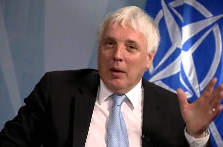 Ish-zëdhënësi i NATO-s: Asociacioni mund të bëhet pa e rrezikuar sovranitetin e vendit