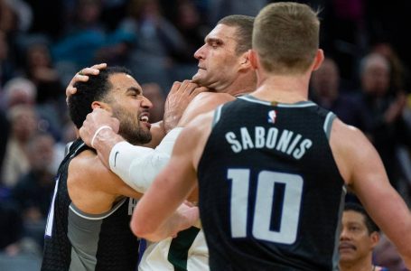 VIDEO/ Parketi i NBA kthehet në arenë boksi, kapje prej fyti për një faull të panevojshëm