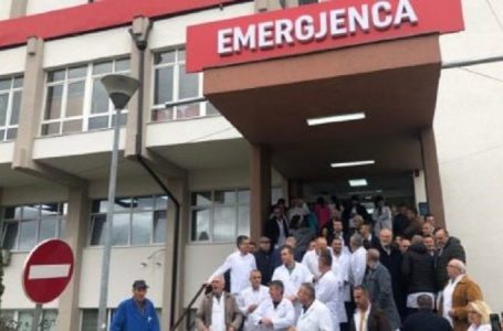 Java nis me protestë në QKUK: Punëtorët zbrazin zyrat dhe mbushin korridoret