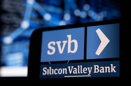 Aksionet financiare globale humbën 465 miliardë dollarë pas mbylljes së Silicon Valley Bank