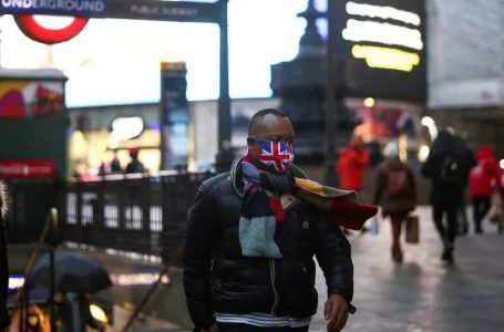 Në Britani bëjnë thirrje për rikthimin e maskave