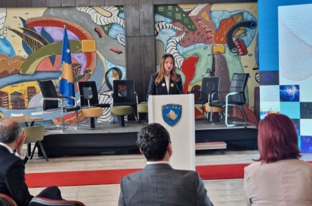 Nagavci: Qeveria po punon që gratë e vajzat të avancohen në aspektin akademik e shkencor