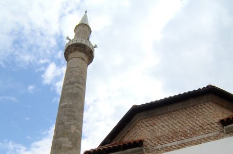 Besimtarët myslimanë kremtojnë Fitër Bajramin