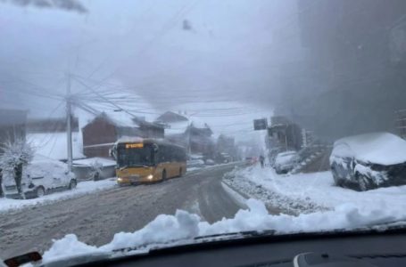 Dimër në prill, Policia bën apel për kujdes në trafik pas reshjeve të borës