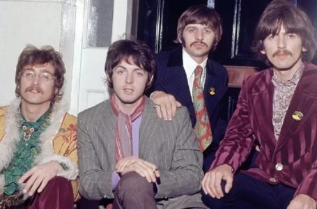 Fotot e The Beatles shiten në ankand për 5 mijë paund