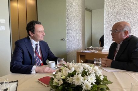 Kurti në Forumin Ekonomik në Delphi takohet me Stuart Peach