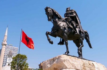 Kurti në ditëlindjen e Skënderbeut: Kryezot i Arbërisë