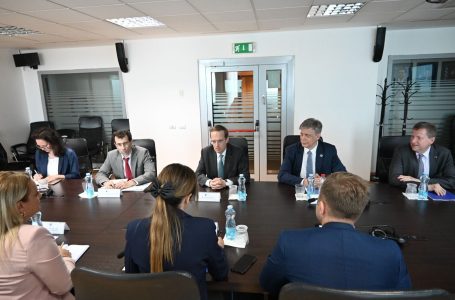 Haxhiu takon zyrtarin nga BE, flasin për reformat në drejtësi dhe zhvillimet e fundit në veri