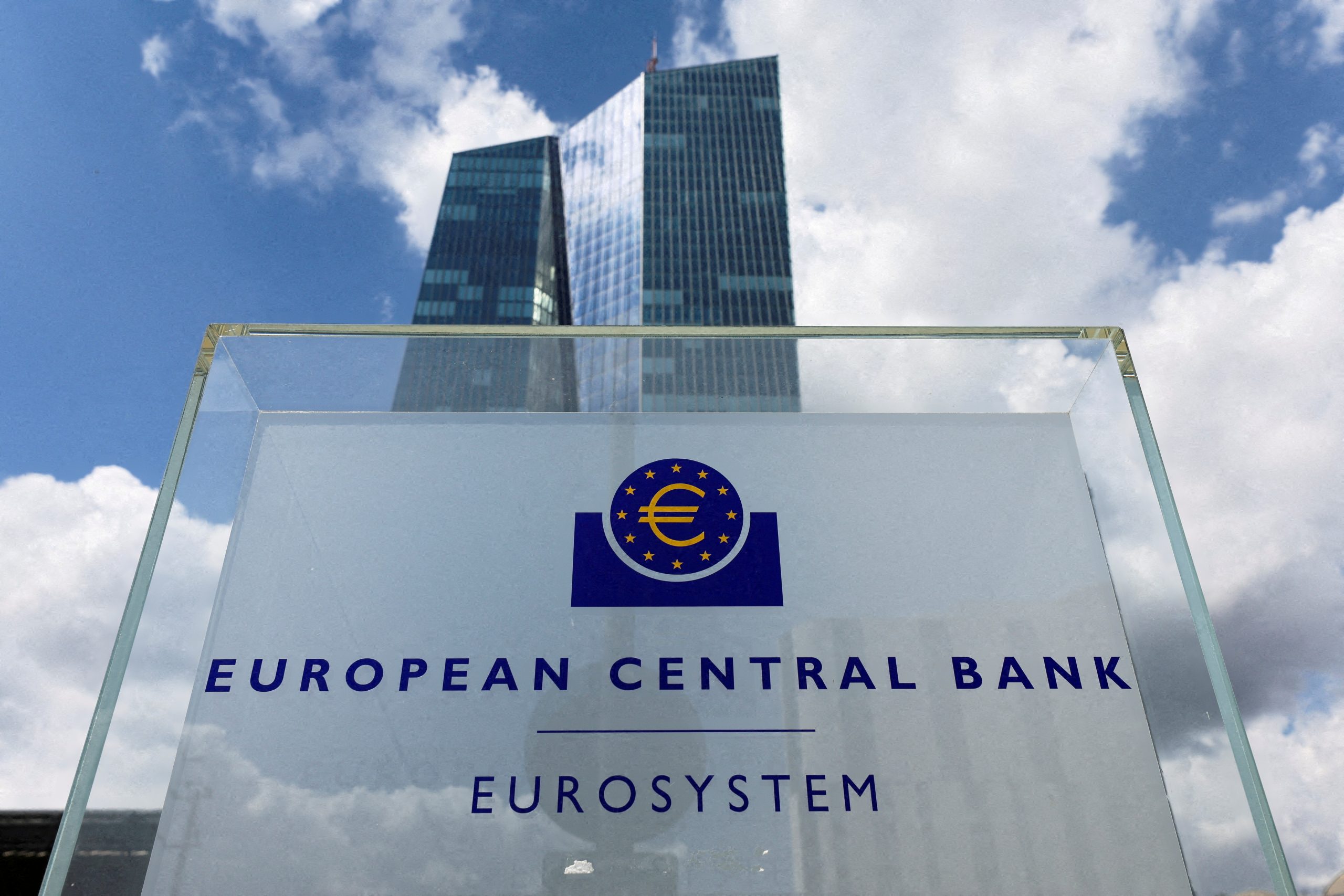 BQE-ja me kritika ndaj taksës italiane mbi fitimet e ‘papritura’ të bankave