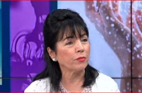 Mësuesja tregon pse shqiptarët në komunizëm laheshin vetëm një herë në javë, të dielave