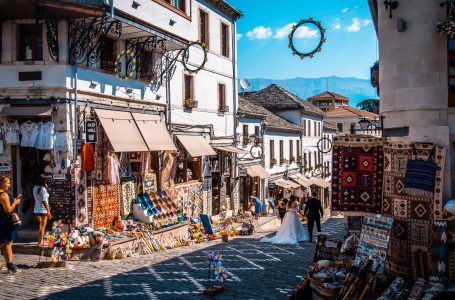 200 mijë turistë e vizituan Gjirokastrën në 2022