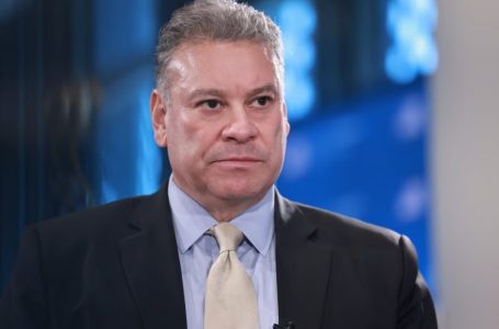 Escobar: Kosova dhe Serbia të zbatojnë marrëveshjen deri në fund të verës