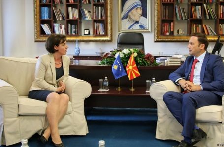 Osmani, Kurti e Gërvalla sot takojnë kryediplomatin Bujar Osmani