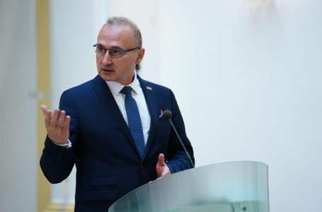 Kryediplomati kroat sot takohet me Kurtin dhe Gërvallën
