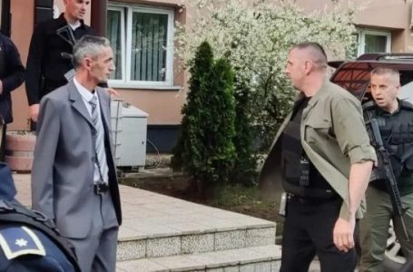 Kryetari i Zveçanit s’del në zyrën qendrore, shkon te ajo e komuniteteve