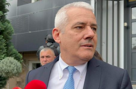 Sveçla pas takimit me kryetarin e Leposaviqit: Jemi të bindur se do t’i tejkalojmë të gjitha vështirësitë