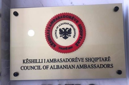 Këshilli i Ambasadorëve Shqiptarë: Ndërkombëtarët të ruajnë neutralitetin dhe të mbështesin Kosovën