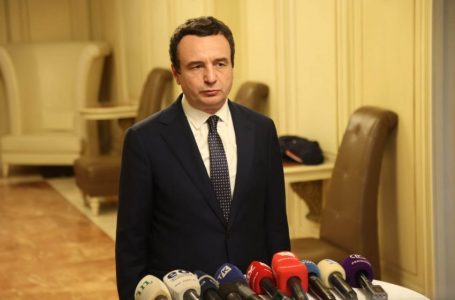 Kurti bisedon me kryediplomatin italian: Është koha që të qetësohet situata në veri
