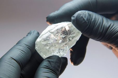 Rusia fitoi miliarda dollarë nga eksporti i diamanteve, pavarësisht sanksioneve